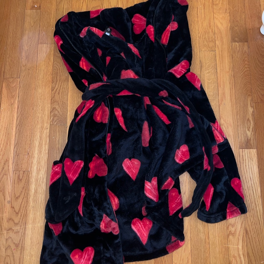Cozy Black and Red Heart Robe